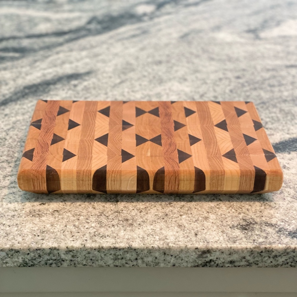 End grain cutting board